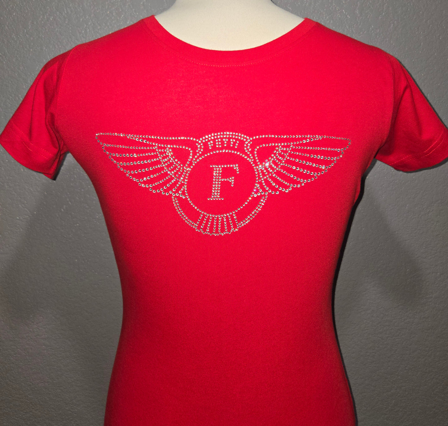 RED LADY TEES WITH FETTI BENTLEY LOGO